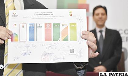 La papeleta tiene las ocho siglas que se inscribieron para las elecciones del 3 de mayo /APG

