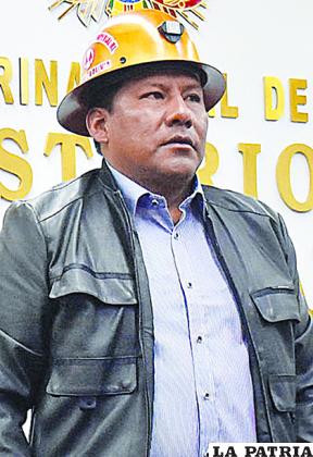 Ministro de Minería,
Carlos Huallpa
