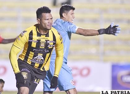 Rolando Blackburn se reivindicó ante su hinchada con un doblete/ APG

