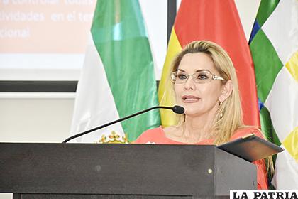 Jeanine Áñez durante el acto de la estrategia 