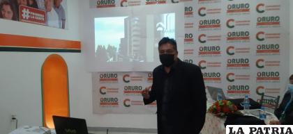 El candidato Ernesto Bernal expone su plan de gobierno municipal /LA PATRIA