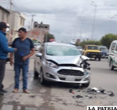 Los pasajeros del vehículo protagonista, trataron de oponerse a su arresto /LA PATRIA