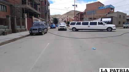 Los cables quedaron colgados en media calle /LA PATRIA