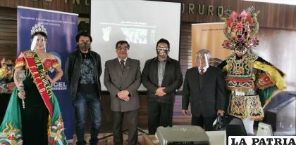 Coproductores en la presentación oficial de la película El Relato /LA PATRIA
