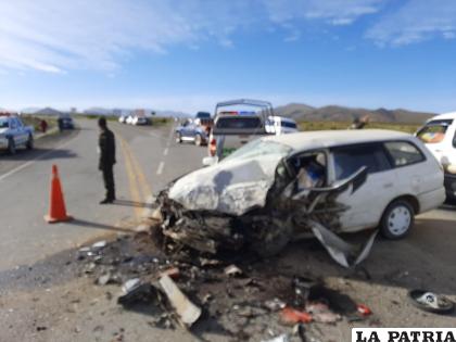 El tráfico en la carretera estuvo demorado por el accidente /LA PATRIA