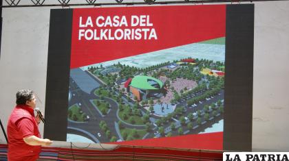 Medina detallando el alcance del proyecto de la casa del folklorista /LA PATRIA