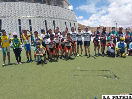 Ciclistas que participaron en la primera prueba de este año el pasado 1 de enero /LA PATRIA