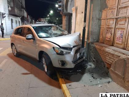 Estuvo a centímetros de chocar contra la estructura de la Gobernación /LA PATRIA