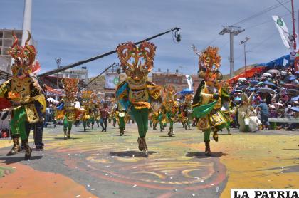 Varias actividades se realizan en torno al Carnaval de Oruro, entre ellas la demostración en el día del diablo y del moreno (lunes de carnaval) /LA PATRIA