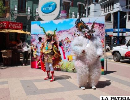 Bailarines lucieron sus trajes de Carnaval /LA PATRIA
