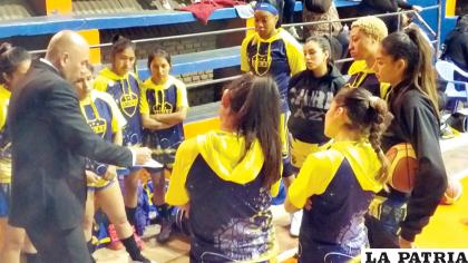 Las campeonas dirigidas por Marcelo Mendieta tienen un difícil reto en Colombia /RR.SS.