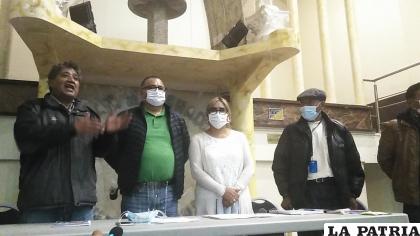 Los socios eligieron a Patricia Flores por aclamación /LA PATRIA