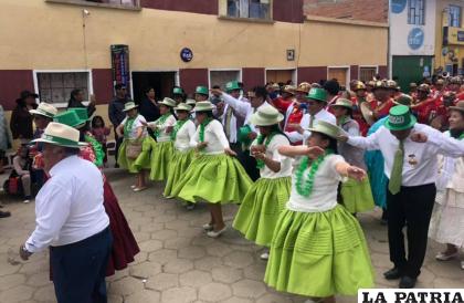 En el área rural suelen festejar carnavales con masivas comparsas /RR.SS.