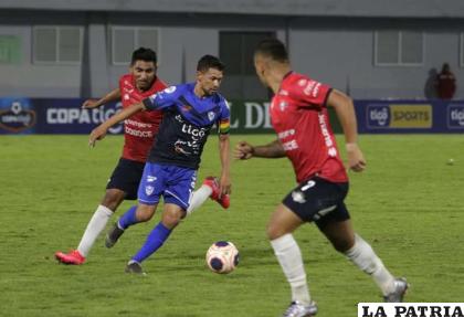 Gomes exige el pago de salarios que le adeuda el club San José /archivo LA PATRIA