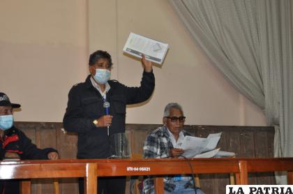 Miembros del Tribunal de Honor explicaron a los socios los hechos ocurridos para la habilitación de Flores en la presidencia de San José /LA PATRIA