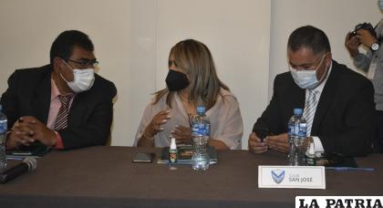 Patricia Flores y Marcelo Soruco, participaron en la reunión en representación de San José /APG