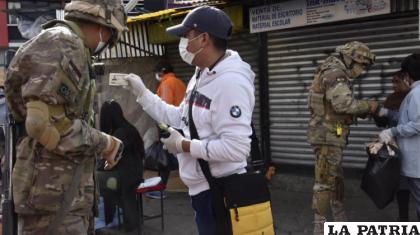 Militares, policías y población dispersa serán vacunados contra el Covid-19 /ANF