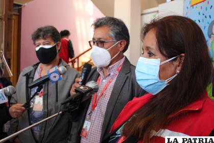 Durante el acto de entrega de las vacunas Sinopharm a los centros de Salud /LA PATRIA