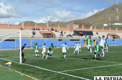 El “santo” venció en Huanuni en partido amistoso /LA PATRIA