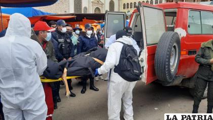 El cadáver fue trasladado desde la explanada del Socavón a la morgue /LA PATRIA