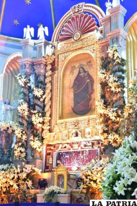 La imagen de la Virgen del Socavón recibió la visita de miles de sus hijos /LA PATRIA