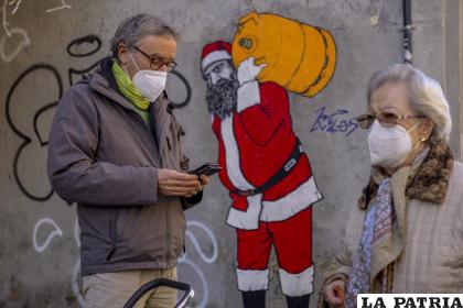 Las mascarillas ya no serán obligatorias /AP Foto /Manu Fernandez, archivo