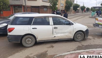 La vagoneta fue colisionada en la puerta derecha / LA PATRIA