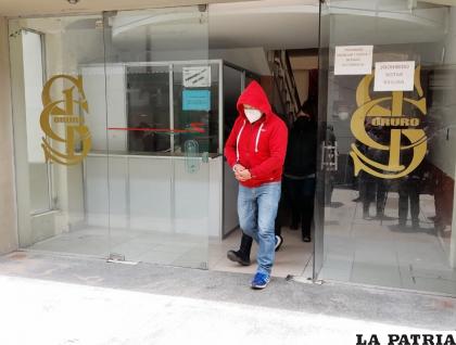 El acusado a la salida del juicio oral / LA PATRIA