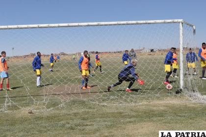 La falta de jugadores es uno de los muchos males para que San José no pueda armar equipo para este año /LA PATRIA