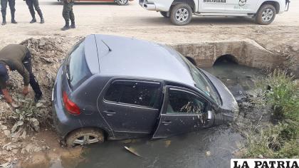 El taxista encunetó su carro a metros del Casco del Minero /LA PATRIA