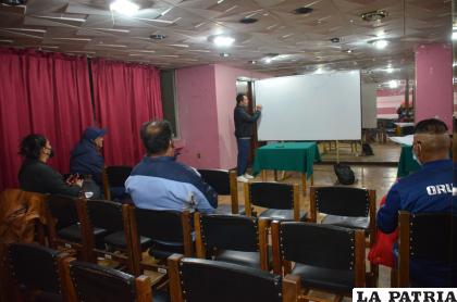 Los entrenadores orureños fueron parte de un seminario con el cuerpo técnico de la selección /LA PATRIA
