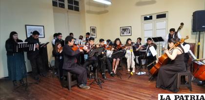 La música fue el homenaje a la efeméride de Oruro /lA PATRIA