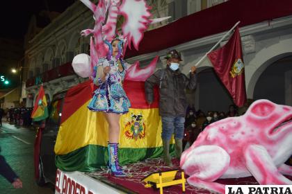 Uno de los carros alegóricos que presentó la Gobernación /LA PATRIA
