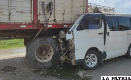 Ocho personas fallecieron tras la colisión por alcance /Foto vía Radio Arco Iris
