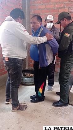 El senador del MAS intentó fugarse por el techo de la casa donde se escondía /LA PATRIA