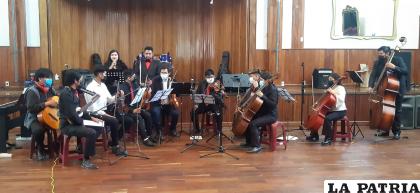 El ensamble musical tuvo el acompañamiento de grandes voces /LA PATRIA