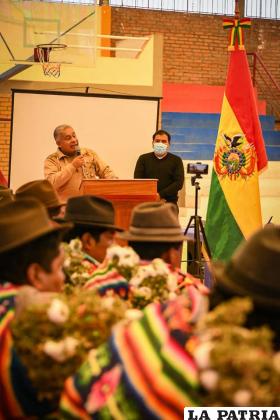 La reunión se llevó adelante en Sabaya 
/Viceministerio de Lucha Contra el Contrabando