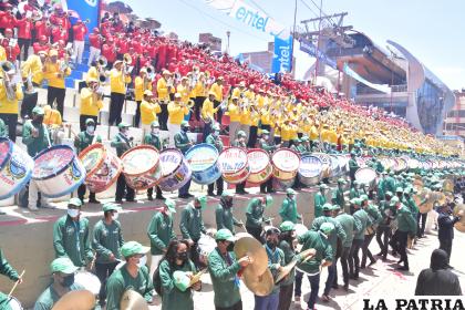 El festival abrió el camino del Carnaval de Oruro /LA PATRIa