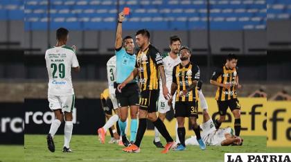 La expulsión de Gabriel Esparza terminó perjudicando al cuadro “atigrado” /conmebol.com