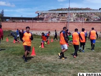 Las prácticas son más intensas en el elenco de Deportivo Totora Real Oruro /LA PATRIA
