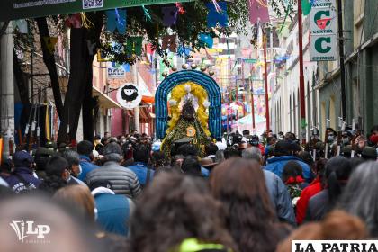 La Patrona de los Orureños escoltada hasta el Santuario /LA PATRIA