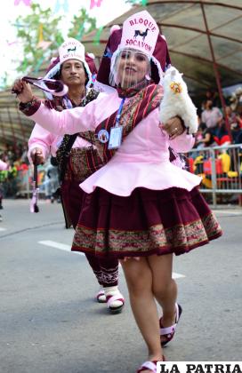 La alegría de una danzante de la Llamerada Zona Norte /LA PATRIA