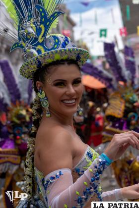 Ataviada en un traje de china morena hecho por Rommel Rojas /LA PATRIA