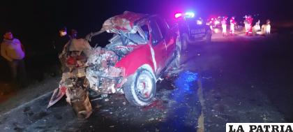 El conductor del auto falleció y cinco personas salieron lastimadas /LA PATRIA