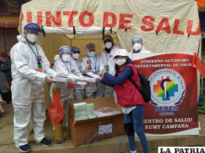 Entrega de preservativos a los centros de salud 
/SEDES