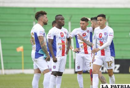 Los jugadores pretendían parar, pero no sucederá ello y comenzará el torneo /APG