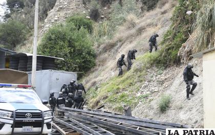 La Policía realizó un importante operativo para esclarecer el crimen y aprehender a los implicados /APG