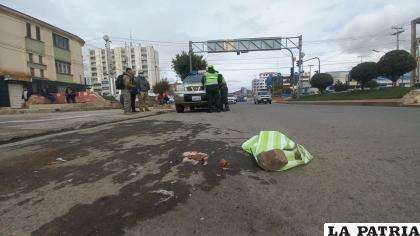 El feto fue hallado en el carril Sur de la avenida Villarroel /LA PATRIA
