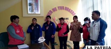 Momento del juramento de la nueva directiva del karate departamental /Sedede