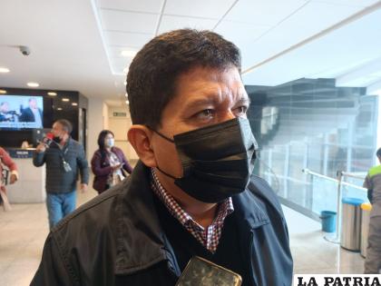 El presidente de Justicia Plural de la ALP, Luis Adolfo Flores y la senadora de CC, Silvia Salame  /LA PATRIA